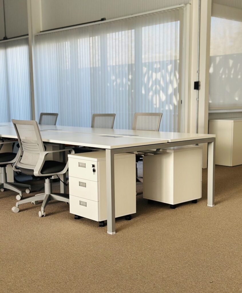 ADEN Business School – equipamiento Almacenar