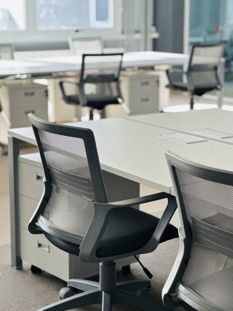 ADEN Business School – equipamiento Almacenar