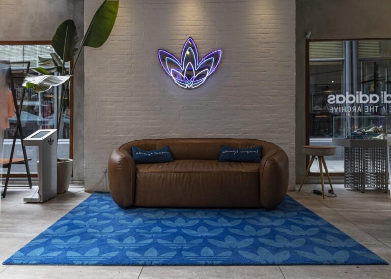 Alfombra instalada en oficina corporativa