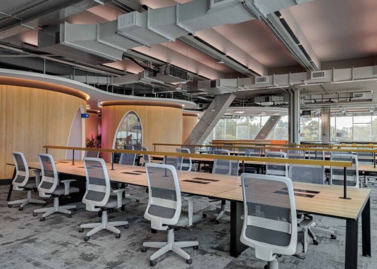 Alfombra Infinity Ix instalada en oficina corporativa